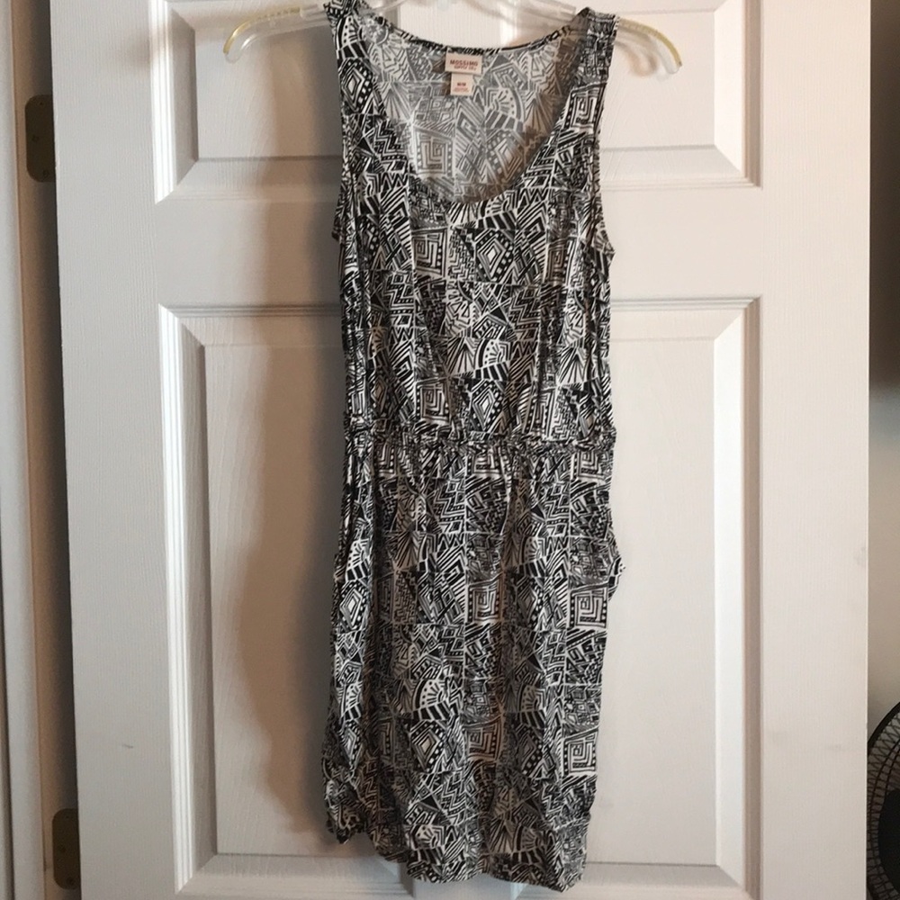 Pattern mini dress with pockets